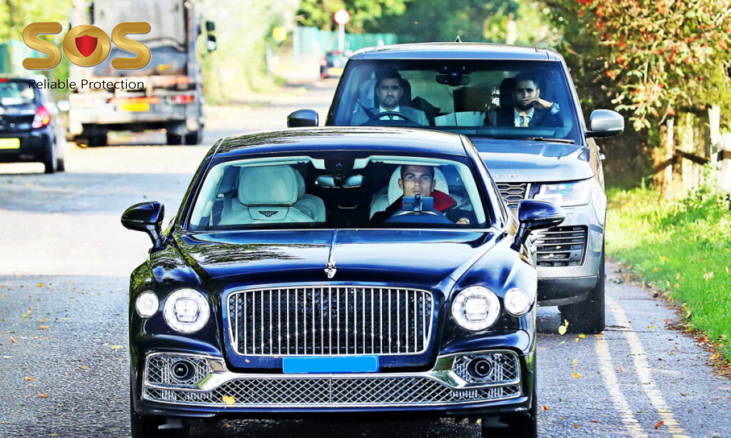 Vệ sĩ hộ tống Ronaldo 